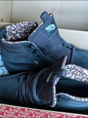 Vans Hi-Top Sneakers with Leopard Lining - Black